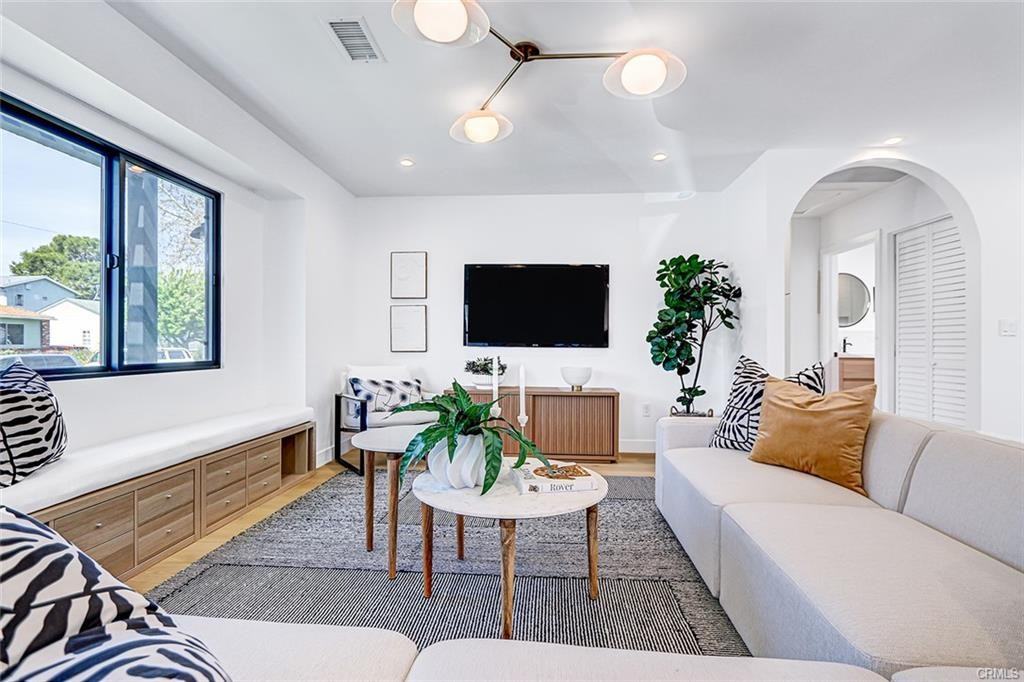 2100 Wendy Way - Photo 3 of 8