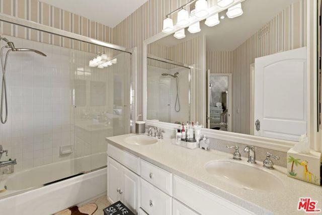 3900 Hilton Head Way - Photo 3 of 8