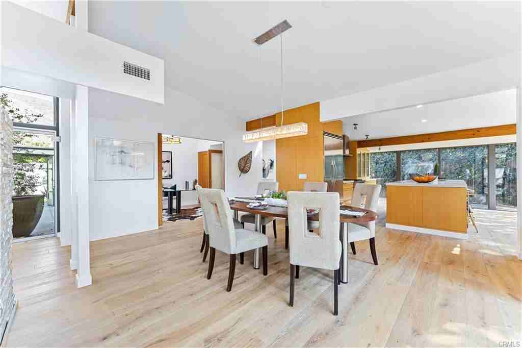 6225 Frondosa Dr - Photo 2 of 8