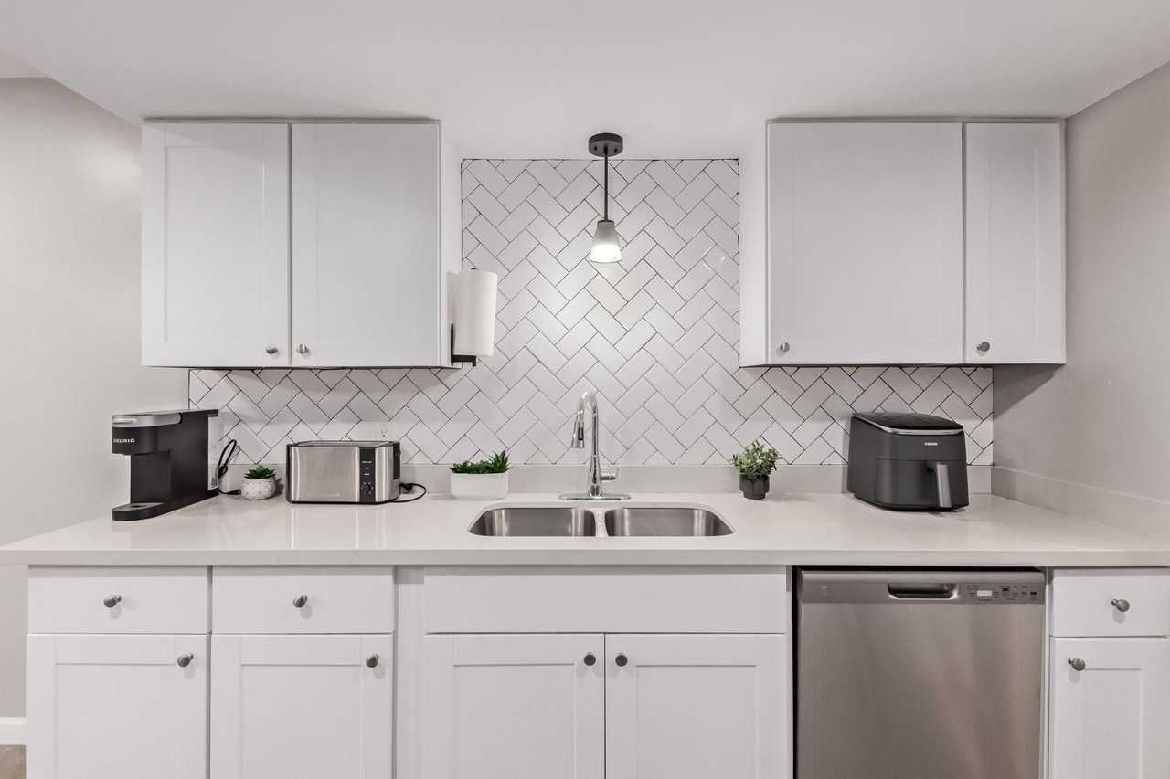 E 2nd Ave - Photo 6 of 14