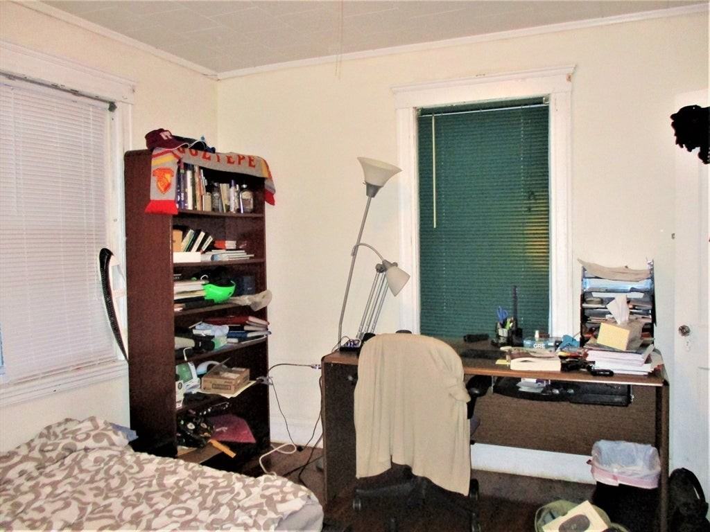 71 Hooker St - Photo 5 of 11