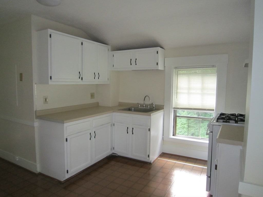 56 Lyman St - Photo 7 of 7