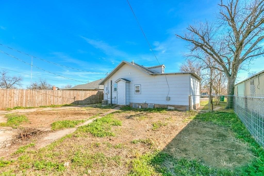 106 W 27th St - Photo 3 of 18