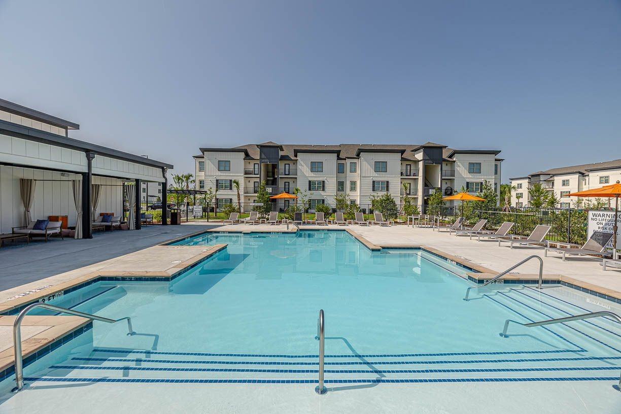 Atlantic Breeze Apartments - Photo 3 of 27