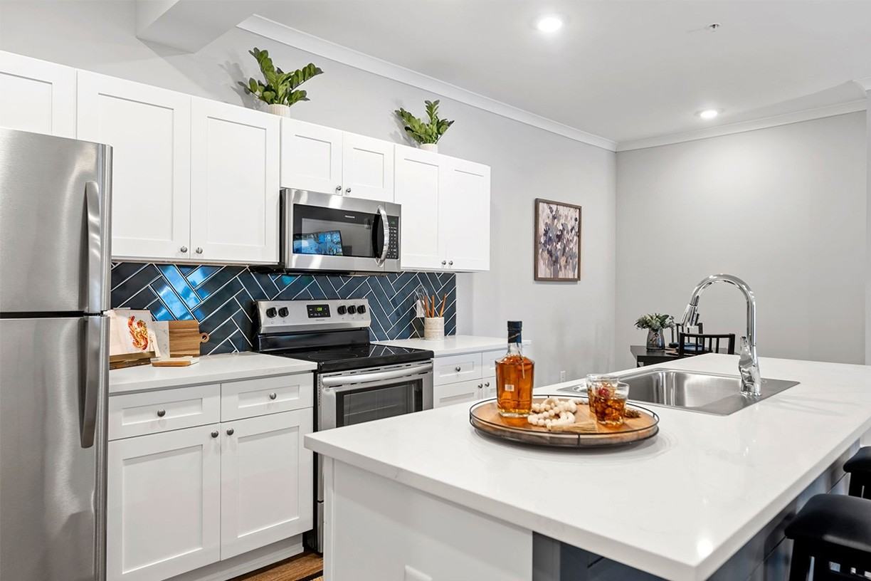 Atlantic Breeze Apartments - Photo 6 of 27