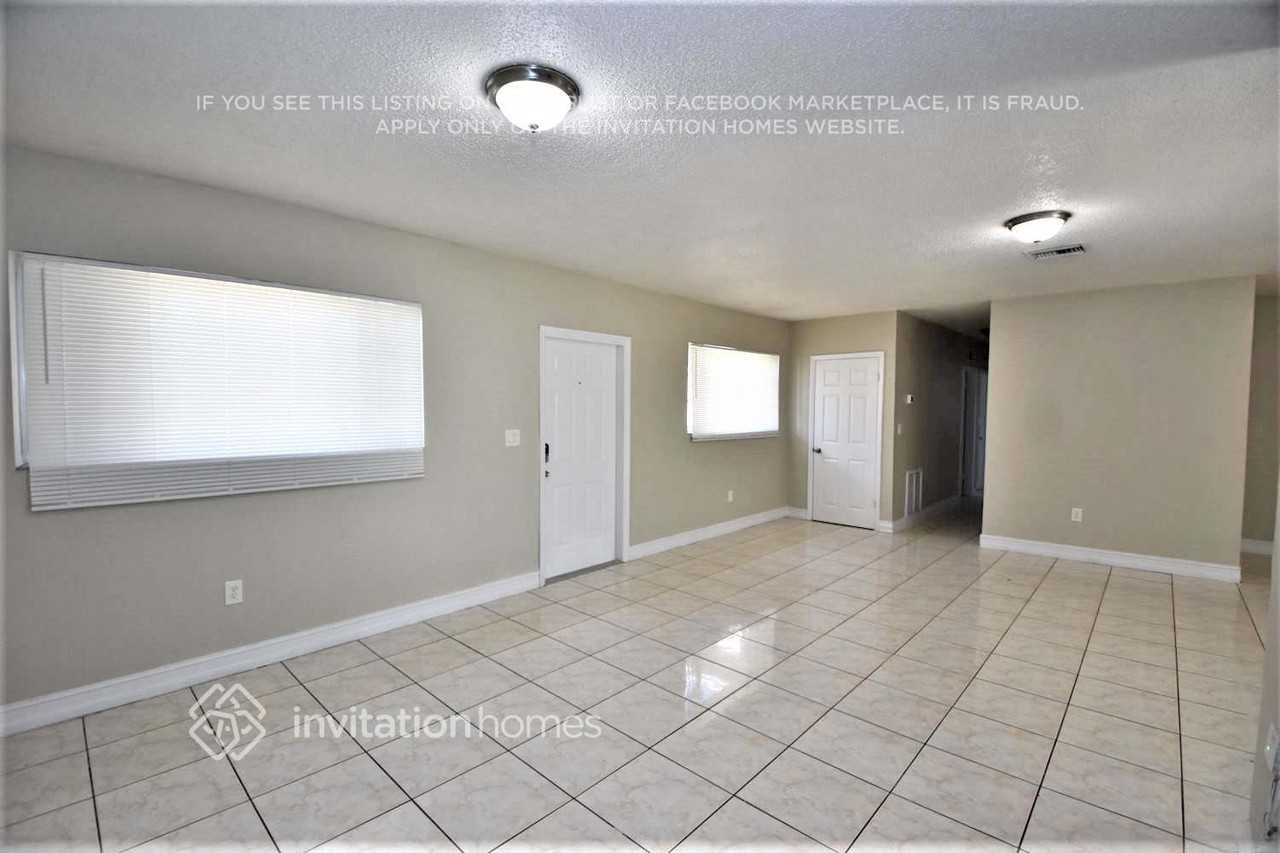 330 Nw 196th St - Photo 3 of 21