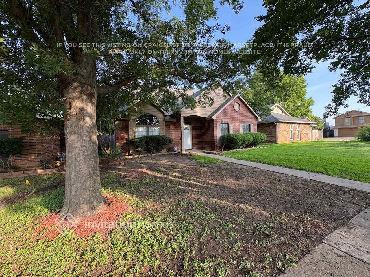 4317 Saugus Dr - Photo 2 of 21