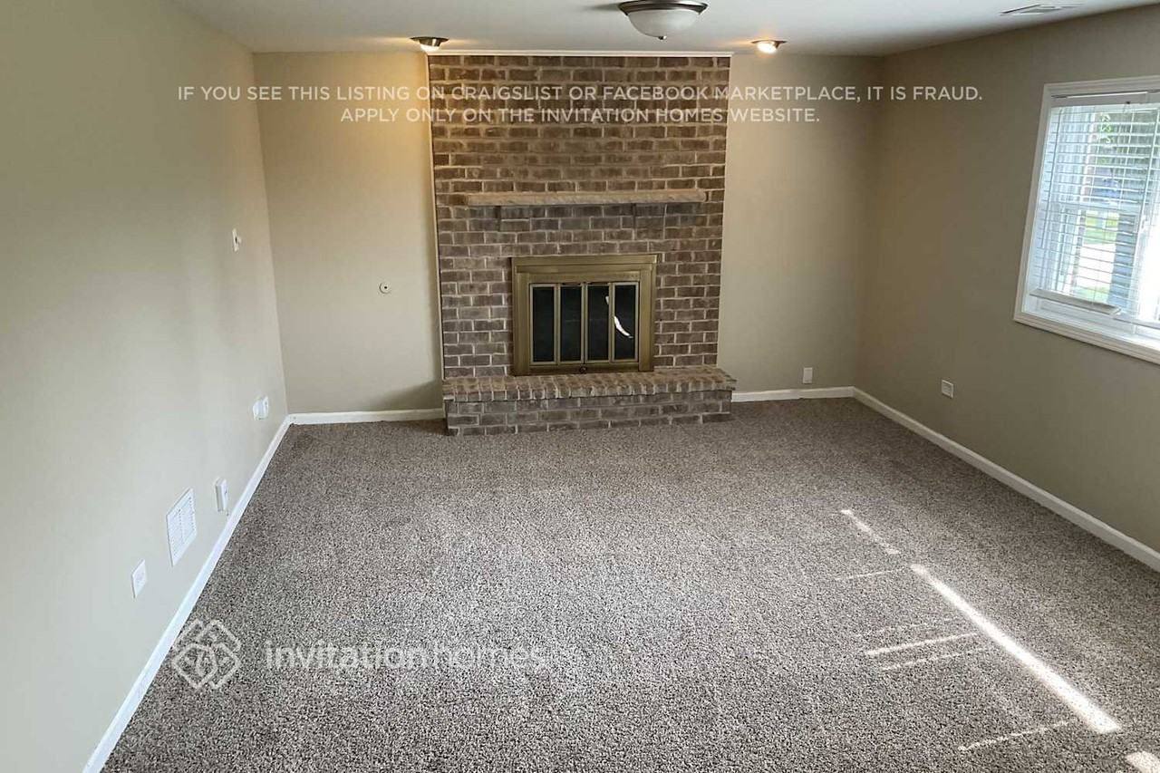 14136 Catherine Dr - Photo 3 of 9