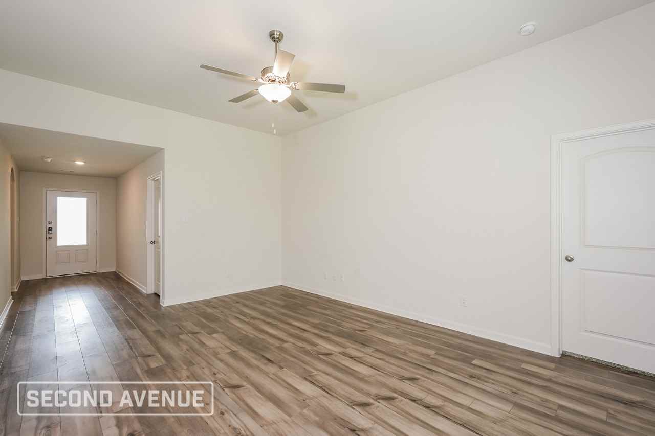 1325 Woodwinds Dr - Photo 4 of 28