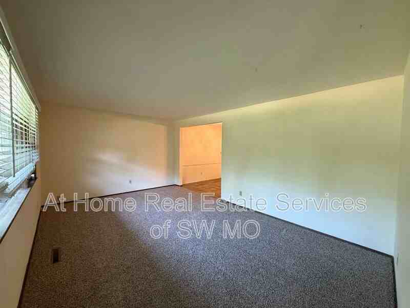 2848 E Loren St - Photo 4 of 15