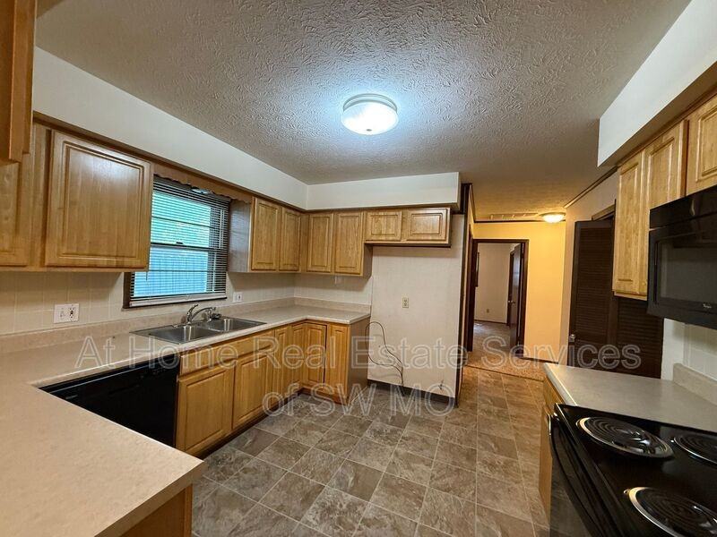 2848 E Loren St - Photo 5 of 15