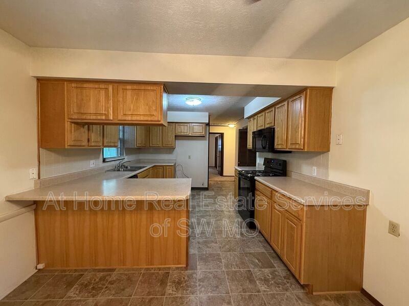 2848 E Loren St - Photo 7 of 15