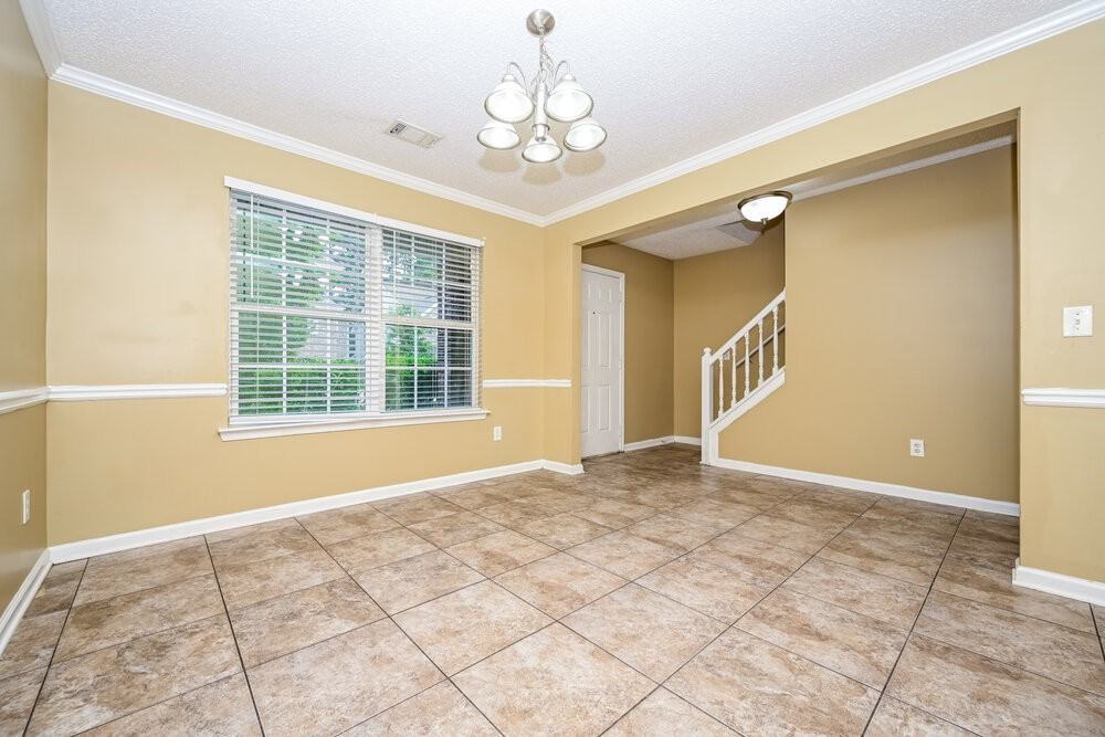 1876 Simmons Ln - Photo 5 of 17