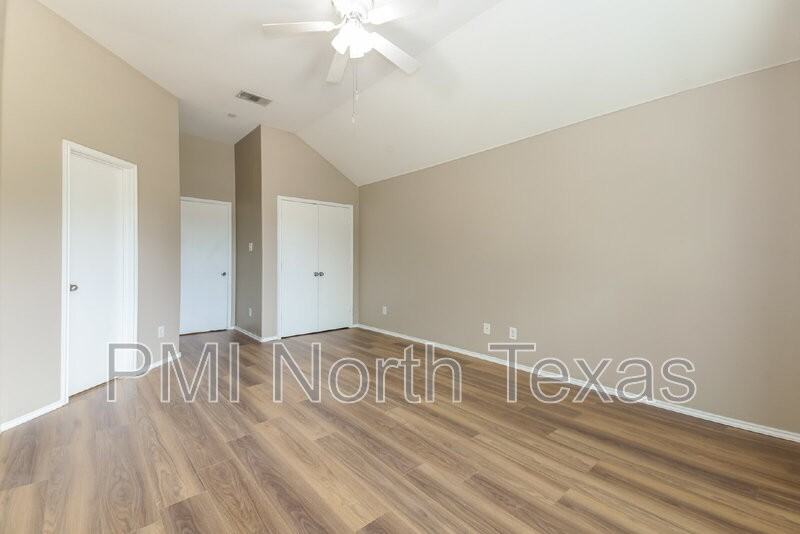 9853 Fleetwood Dr - Photo 2 of 20