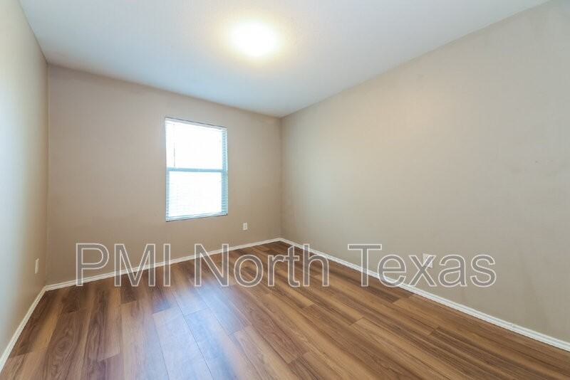 9853 Fleetwood Dr - Photo 6 of 20