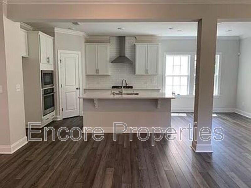 808 Kingsworth Way - Photo 4 of 27