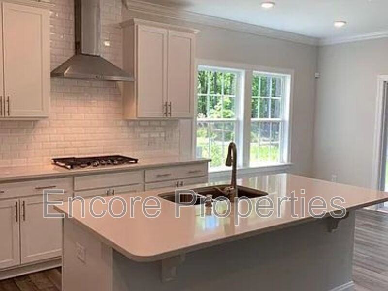 808 Kingsworth Way - Photo 5 of 27