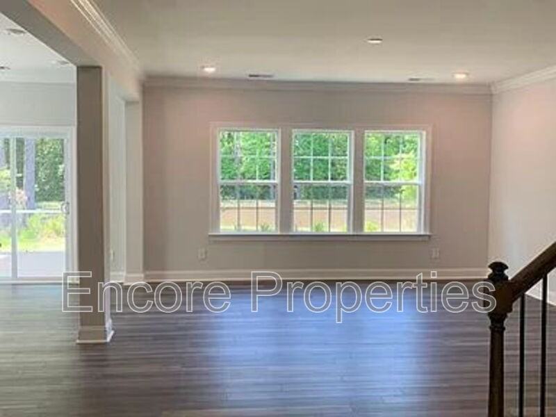 808 Kingsworth Way - Photo 7 of 27