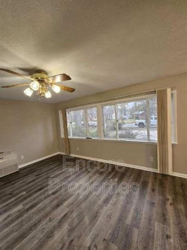 901 Weiss Avenue - Photo 4 of 11