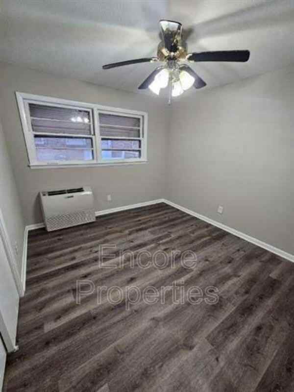 901 Weiss Avenue - Photo 6 of 11