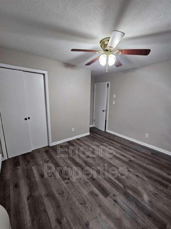 901 Weiss Avenue - Photo 7 of 11