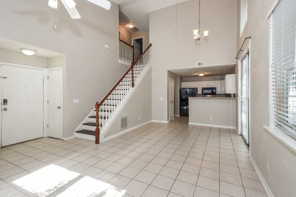 1204 W Oaks Way - Photo 7 of 17