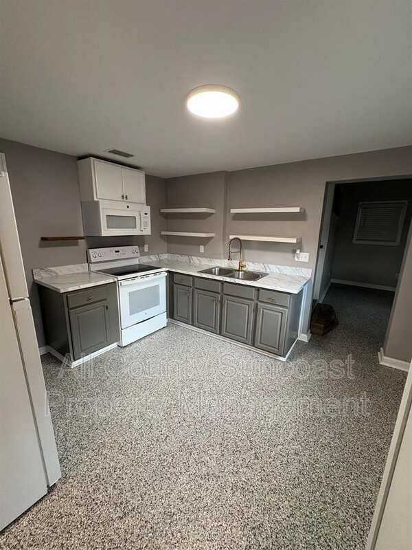 1080 S Water St - Photo 2 of 8