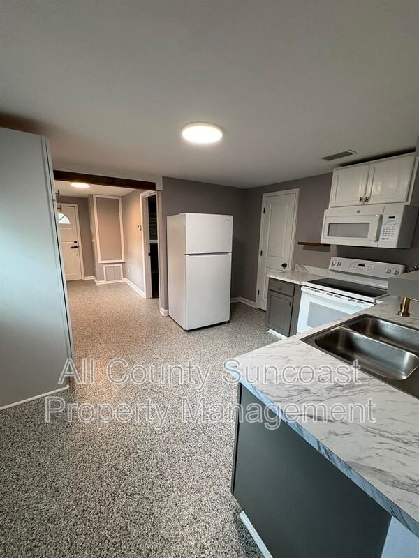 1080 S Water St - Photo 3 of 8