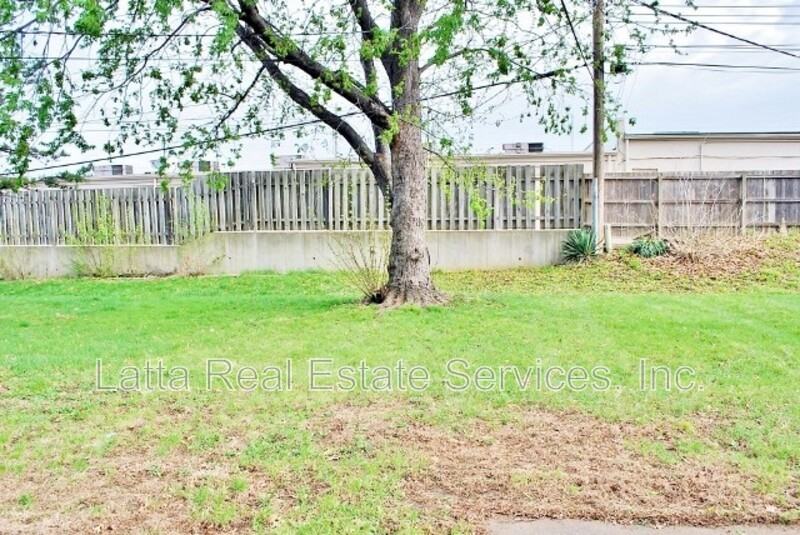 1303 Sw Sunset St - Photo 3 of 11