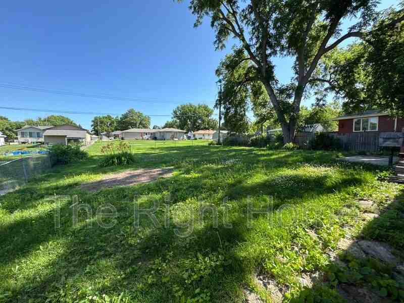 4460 Shady Lane Cir - Photo 2 of 15