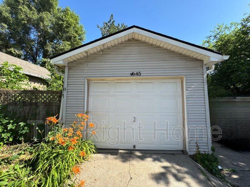 4645 Douglas St - Photo 2 of 18