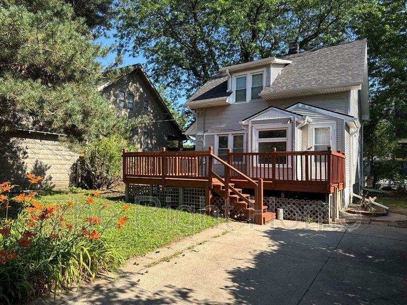 4645 Douglas St - Photo 3 of 18