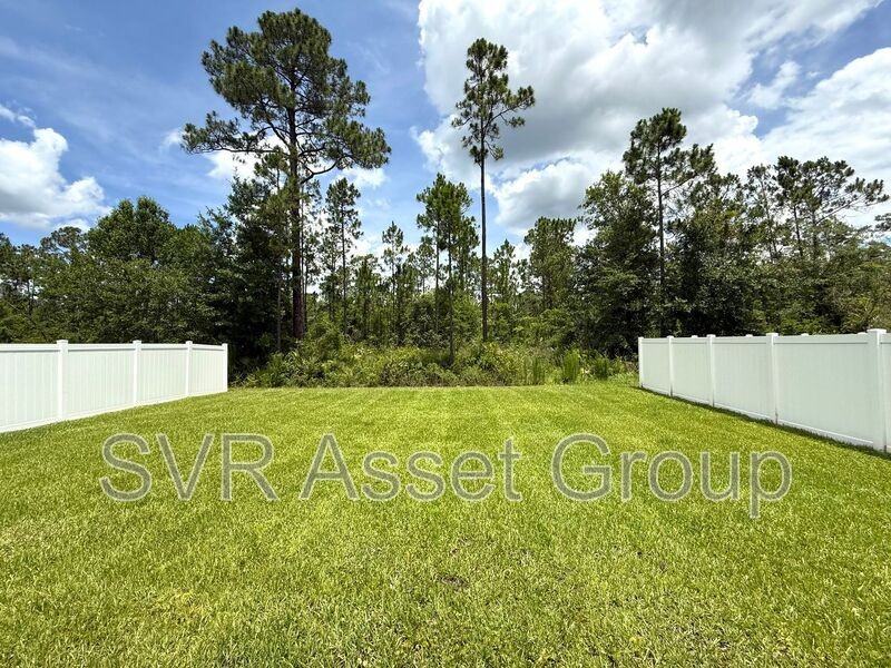 3248 Crocus Ln - Photo 4 of 17