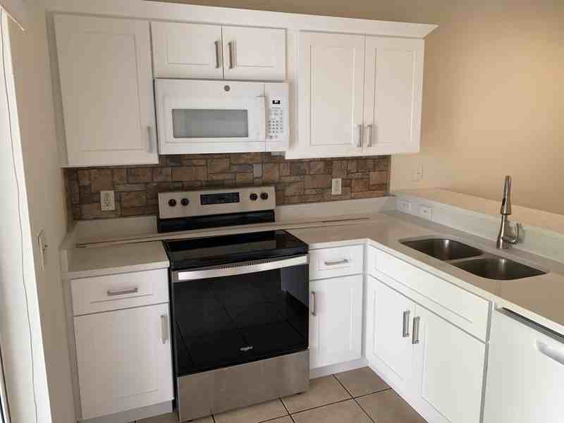 303 Wilton Cir - Photo 2 of 11