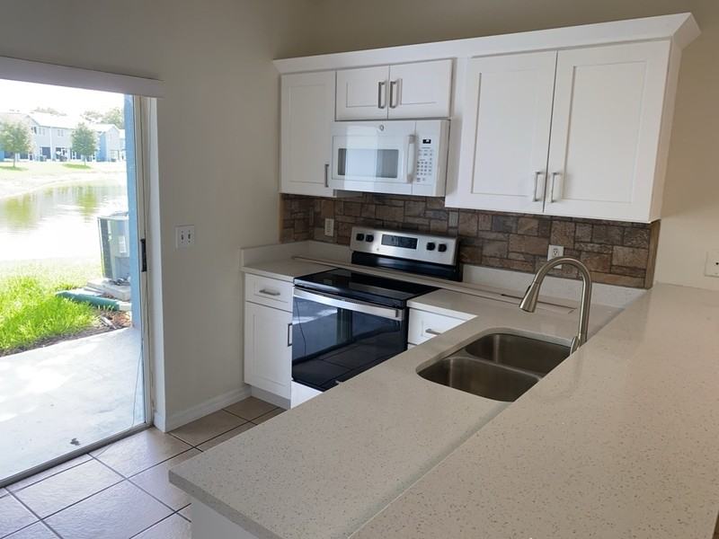 303 Wilton Cir - Photo 3 of 11