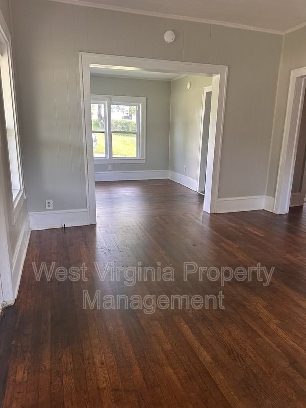 1000 S Kanawha St - Photo 3 of 10