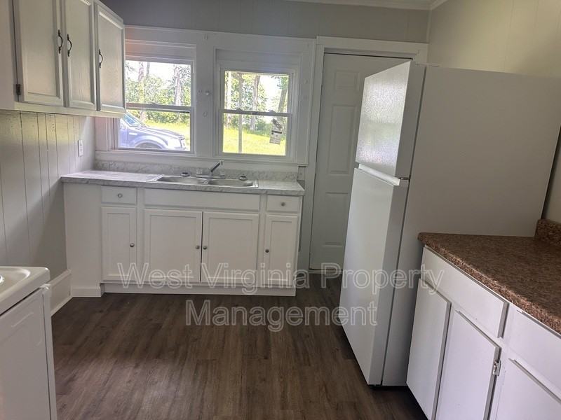 1000 S Kanawha St - Photo 5 of 10