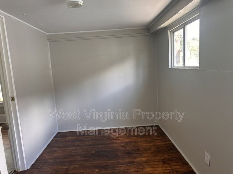 1000 S Kanawha St - Photo 7 of 10