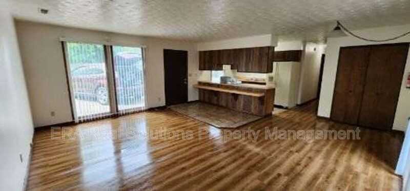 888 W Locust St #A - Photo 3 of 12