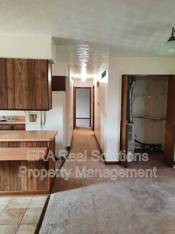 888 W Locust St #A - Photo 4 of 12