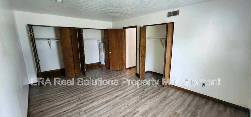 888 W Locust St #A - Photo 5 of 12