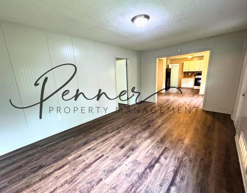 11217 Applewood Dr - Photo 2 of 10