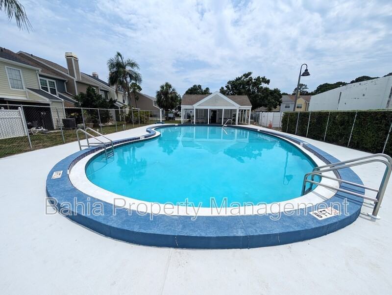 6740 121st Ave #6 - Photo 4 of 21