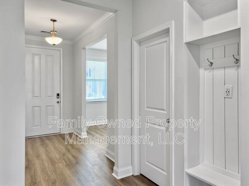 302 Red Leaf Blvd - Photo 7 of 50