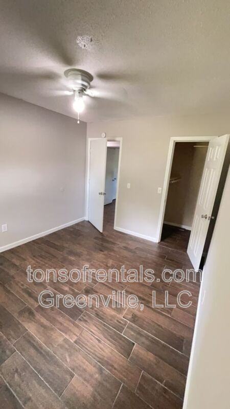 105 Chuckwood Dr - Photo 5 of 11