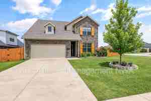 featured image of 3702 Se Mistletoe Ave