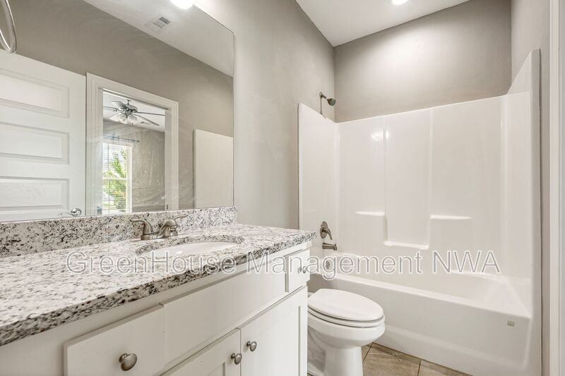 3702 Se Mistletoe Ave #3702MIS - Photo 7 of 35