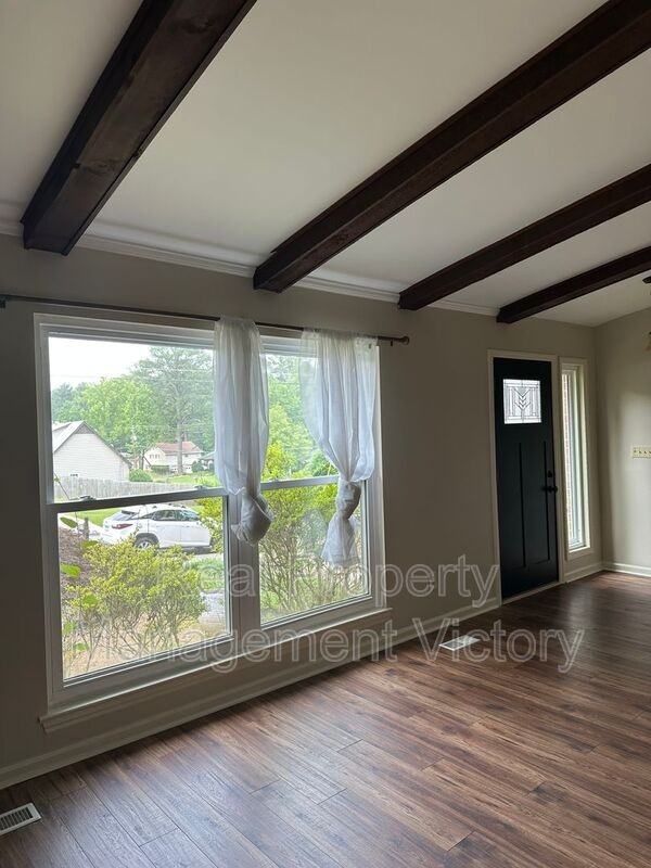 3454 Heather Lane - Photo 3 of 16