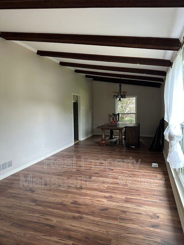 3454 Heather Lane - Photo 4 of 16