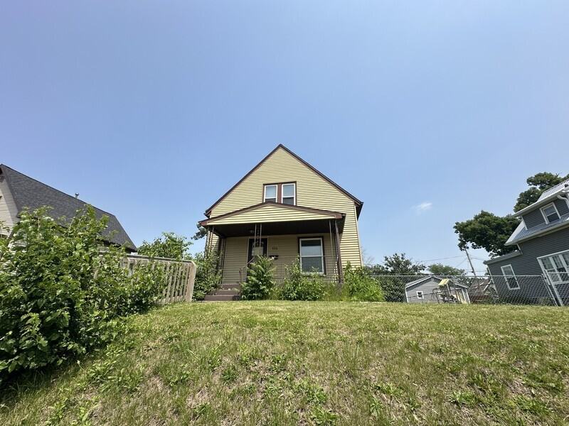 826 Center Point Rd Ne #1 - Photo 2 of 5